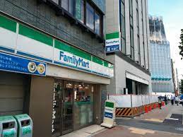 コンビニ　ファミリーマート 八丁堀店（コンビニ）まで155m