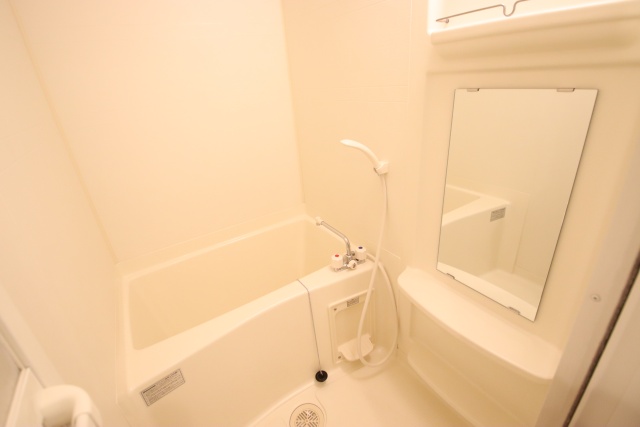 バス・シャワールーム　※別室の参考写真の為、現況優先です。