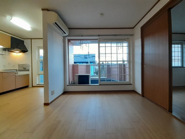 居室・リビング　同物件内参考画像