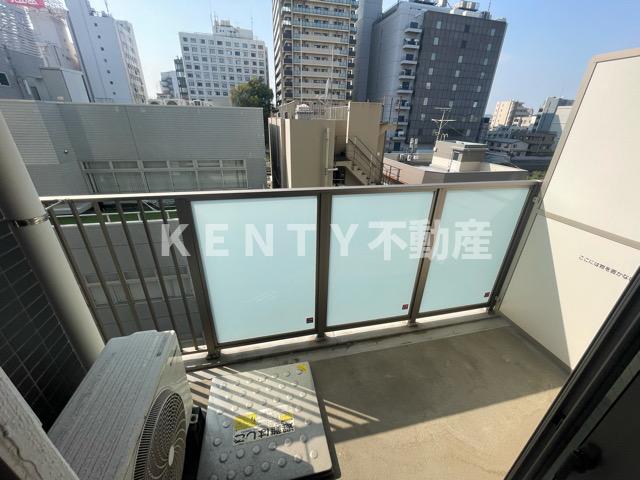 バルコニー　お洗濯にも便利なバルコニー付き
