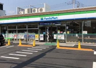 コンビニ　ファミリーマート 練馬北町七丁目店（コンビニ）まで493m