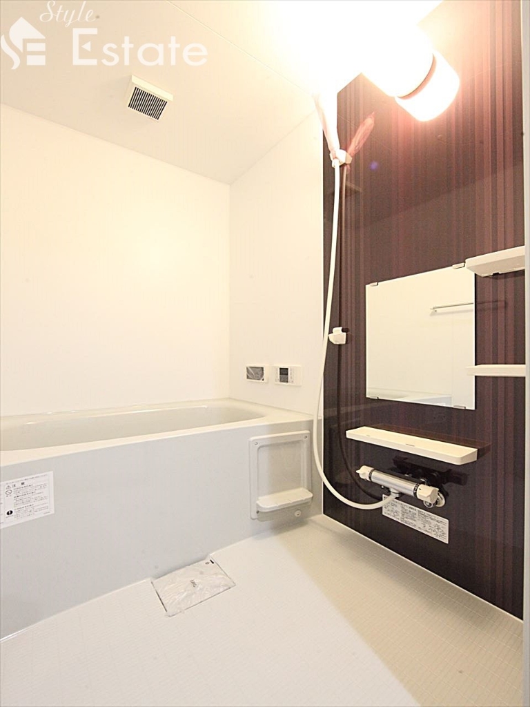 バス・シャワールーム　バスルーム　追い炊き機能付　浴室TV付