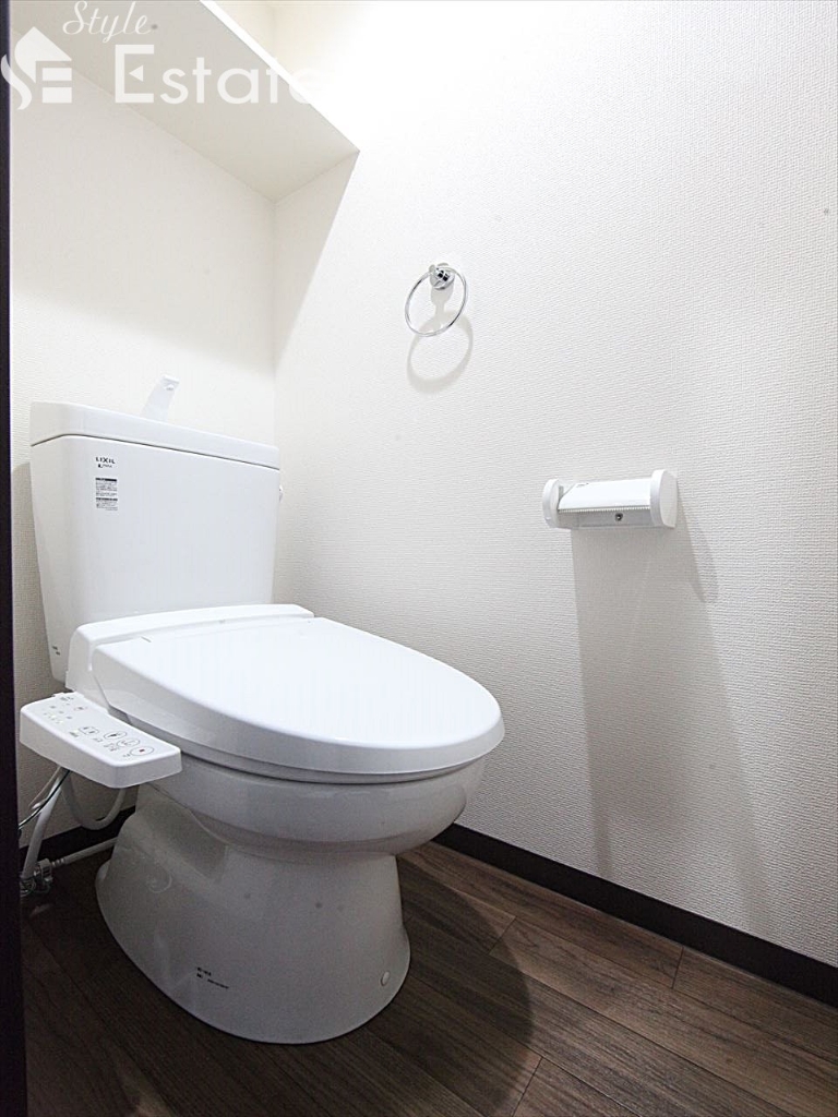 トイレ　トイレ　ウォッシュレット　棚付