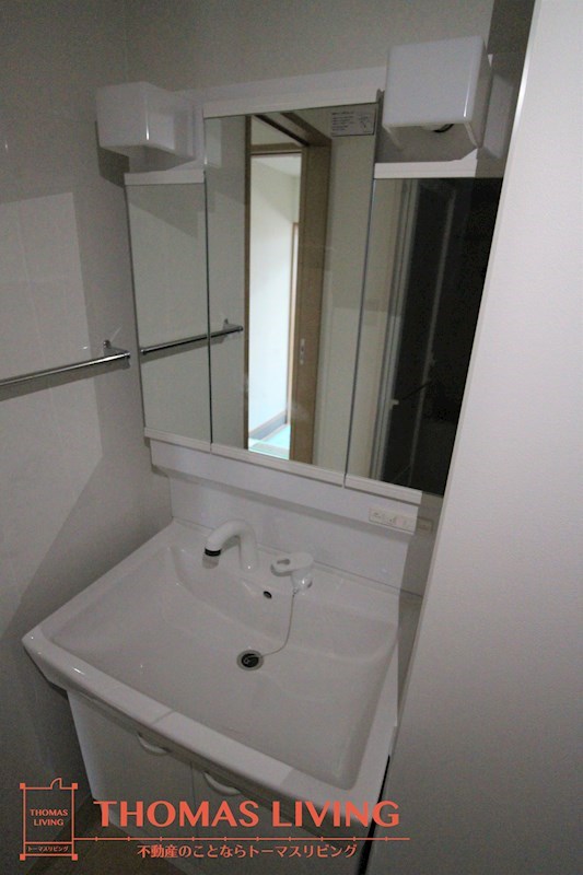 洗面設備　シャワー付き洗面台