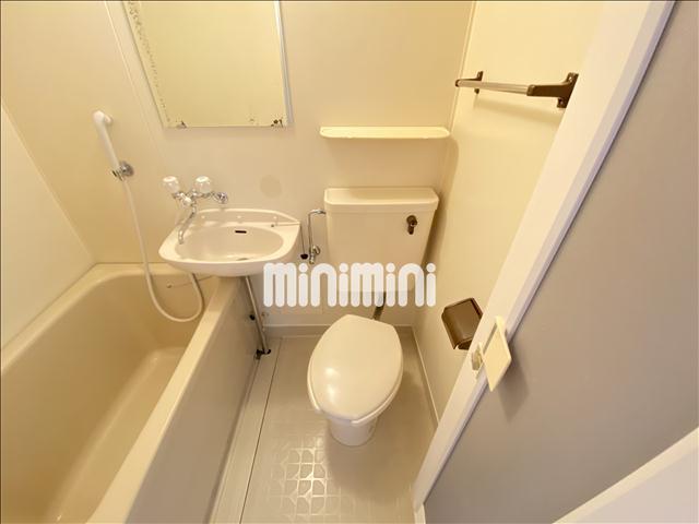 トイレ　同物件別部屋のお写真です。