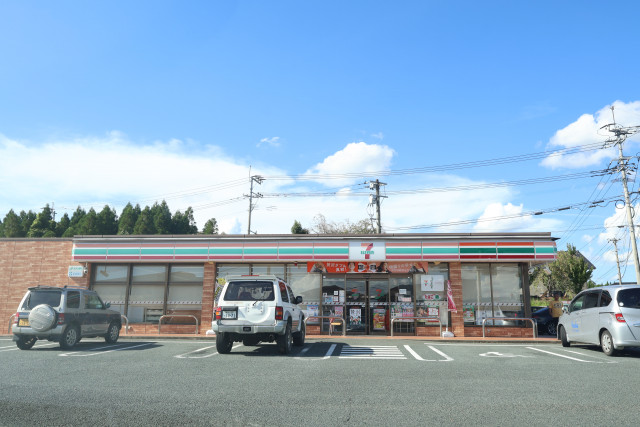 コンビニ　セブン－イレブン　熊本大津美咲野店（コンビニ）まで1800m