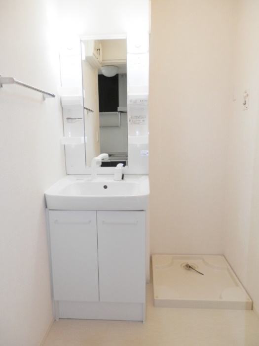 洗面設備　身支度に欠かせない独立洗面台♪