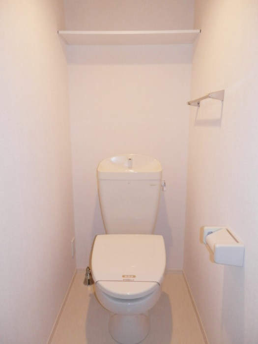 トイレ　嬉しい温水洗浄便座♪