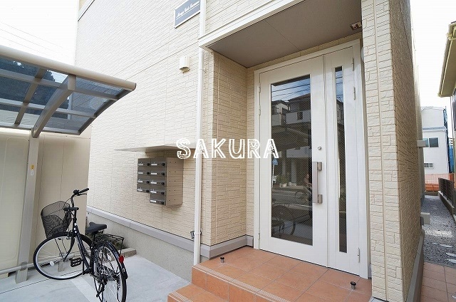 エントランス　お洒落な建物デザイン♪