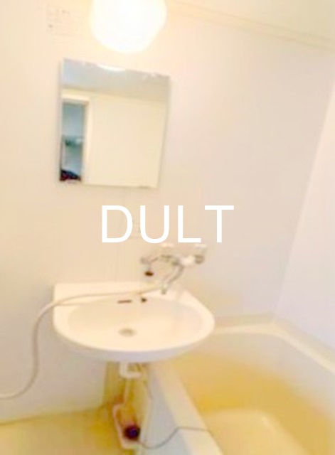 バス・シャワールーム　バスルームです。