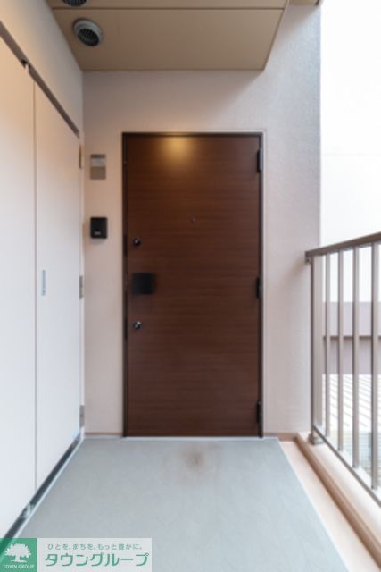 玄関　※写真は同タイプ住戸です。