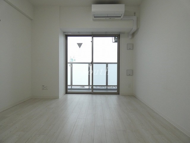 居室・リビング　洗練された清潔感漂う清楚な仕上がり