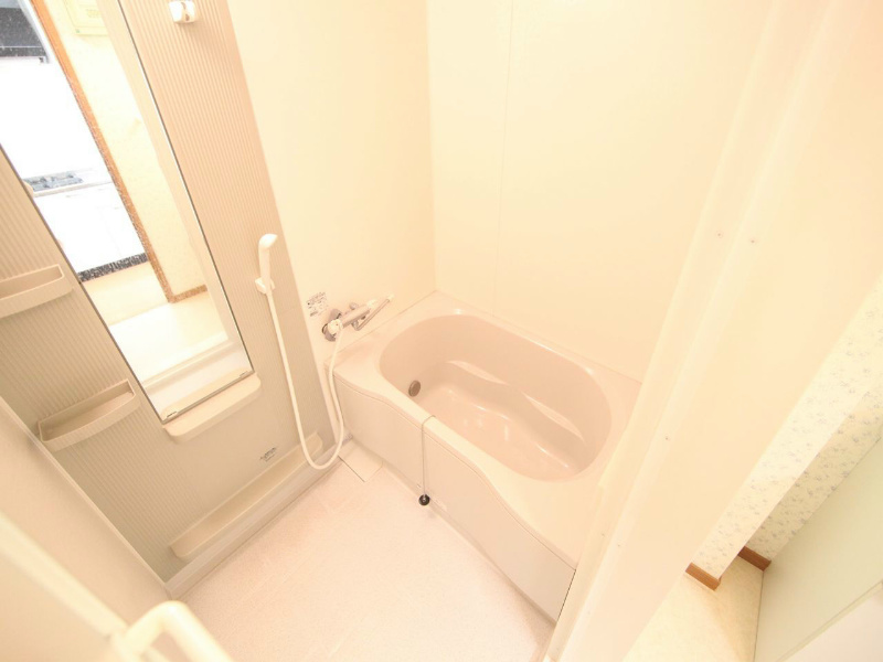 バス・シャワールーム　追い焚き付お風呂