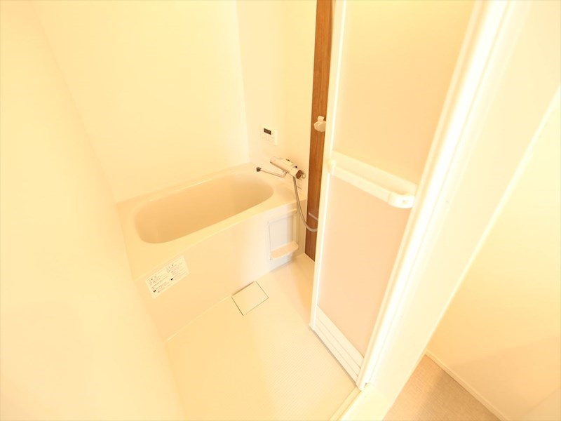 バス・シャワールーム　浴室暖房乾燥機付　追い焚き機能付お風呂　同仕様写真