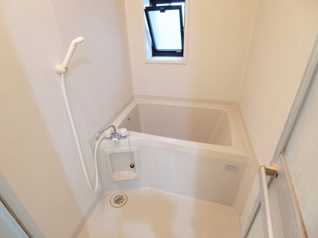 バス・シャワールーム　お風呂で日々の疲れを落としましょう