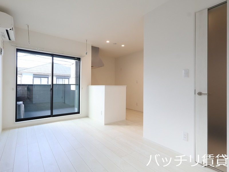 居室・リビング　画像は、同型タイプの為、現状を優先いたします。