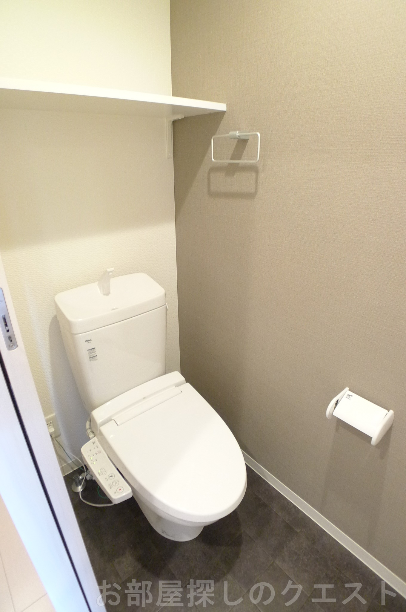 トイレ　（写真は同タイプ）