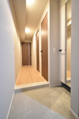 玄関　２階の参考写真です。現況を優先します。