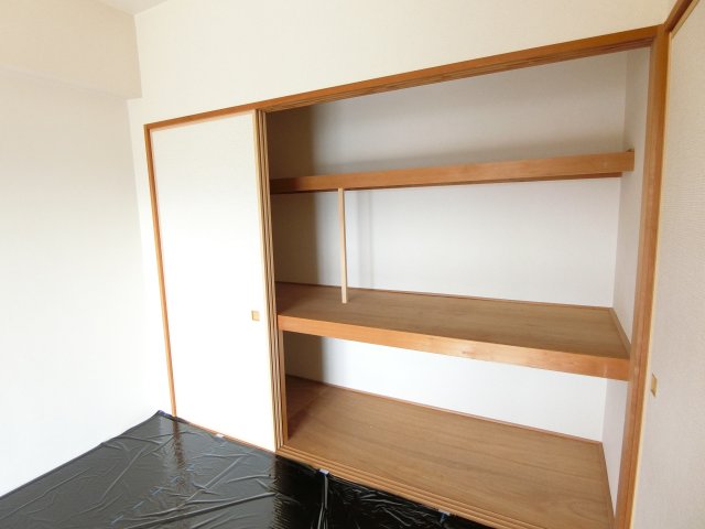 その他設備　和室には１間半の押入があります。