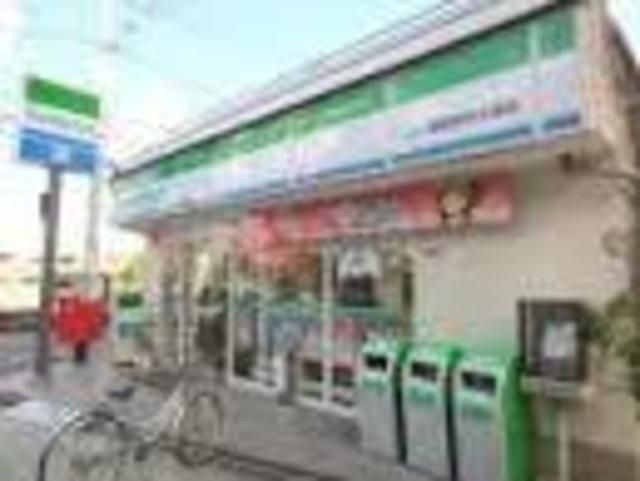 コンビニ　ファミリーマート（コンビニ）まで448m