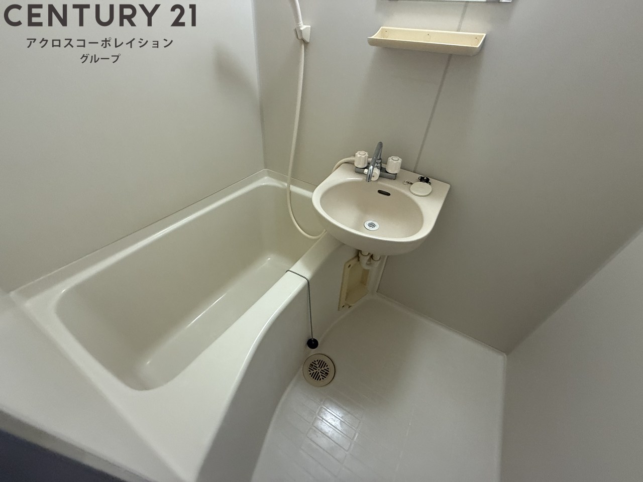 バス・シャワールーム　浴室内に洗面台付き！