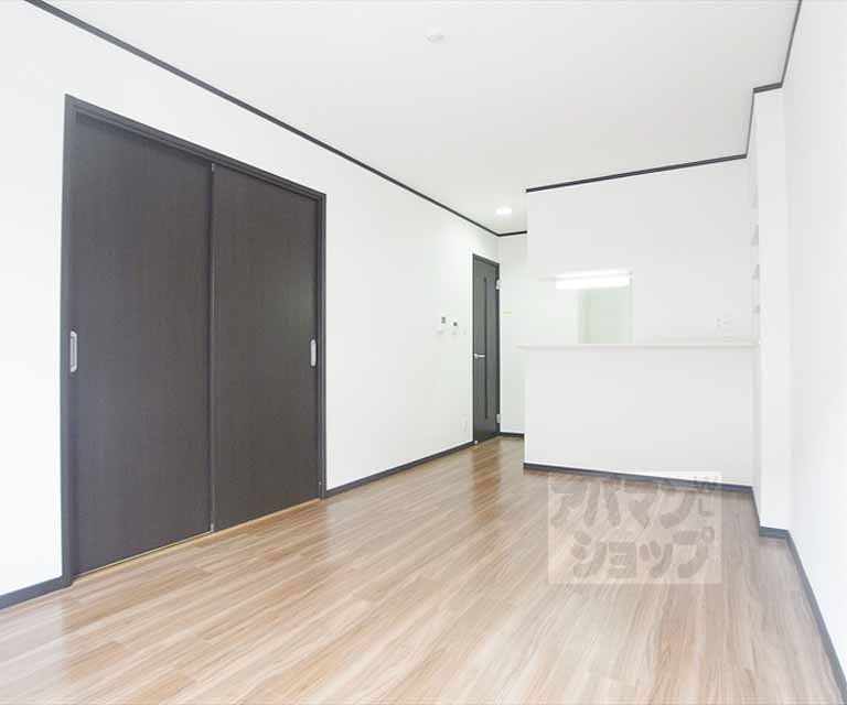 居室・リビング　対面キッチンタイプのリビング