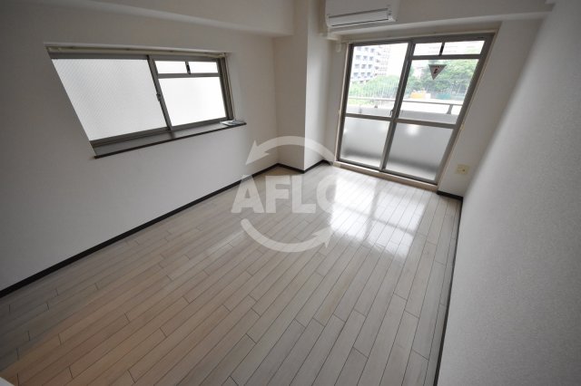 居室・リビング　インベスト北梅田　リビング