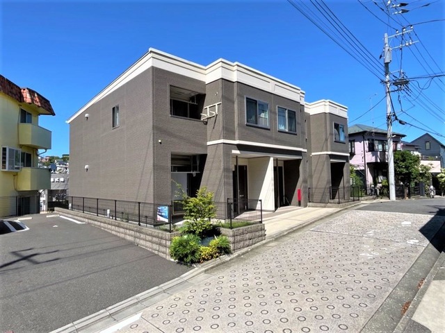 エントランス　管理の行き届いたエントランスです♪