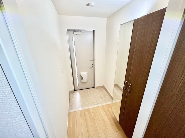 玄関　収納豊富なシューズボックスです♪