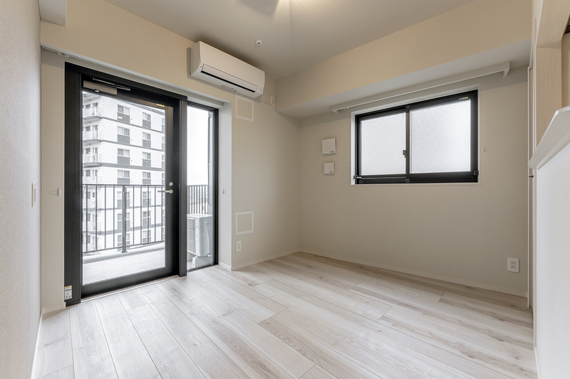 居室・リビング　約７．７帖のリビング　※写真は同間取り、別部屋