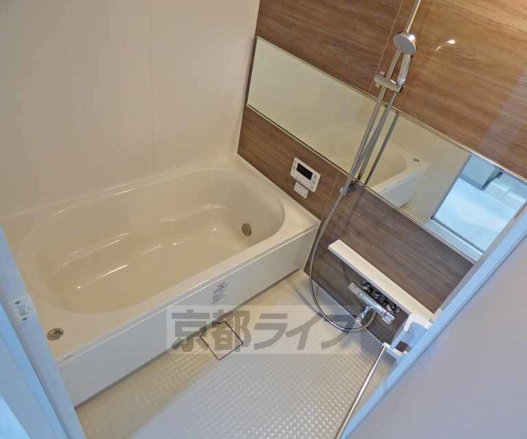 バス・シャワールーム　バスルームです。