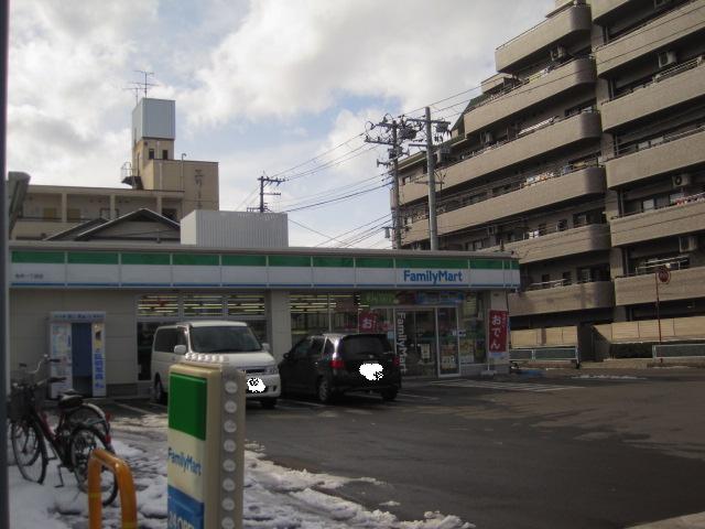 その他　ファミリーマート柏木一丁目店（その他）まで357m