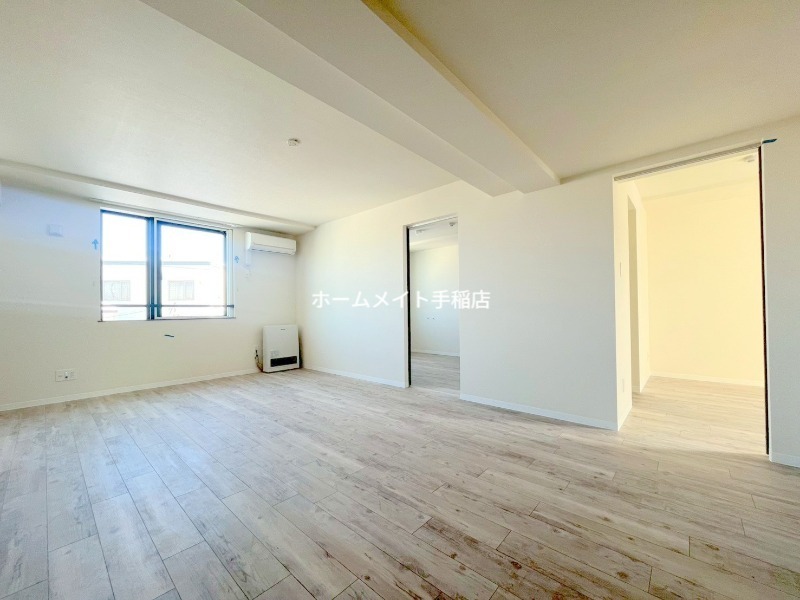 居室・リビング　広々リビングスペースございます！