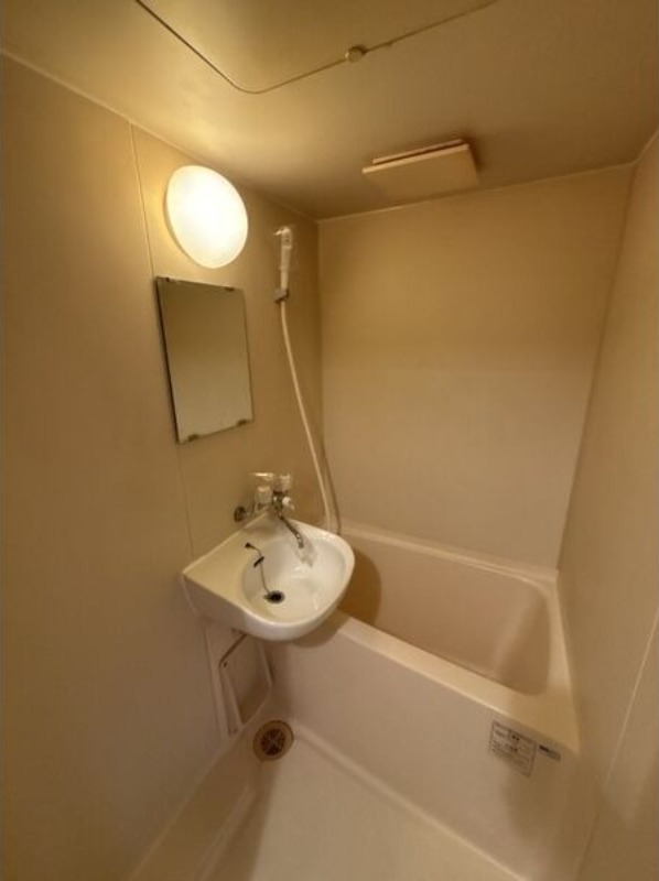 バス・シャワールーム　図面と現状に相違がある場合には現状を優先