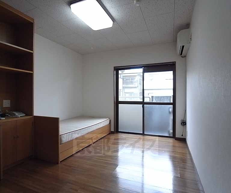 居室・リビング　６．５帖の洋室です。