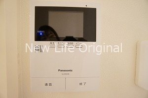 セキュリティ　来訪者を確認出来るモニター付きのインターホンで安心。