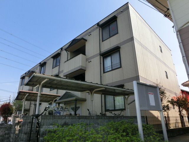 建物外観　お買い物に出やすい立地！