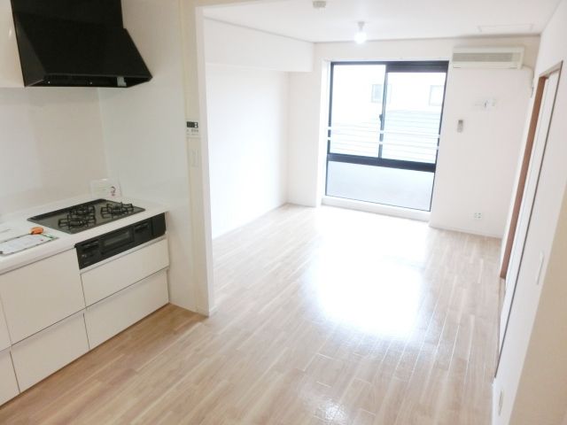 居室・リビング　日当たり良好です。