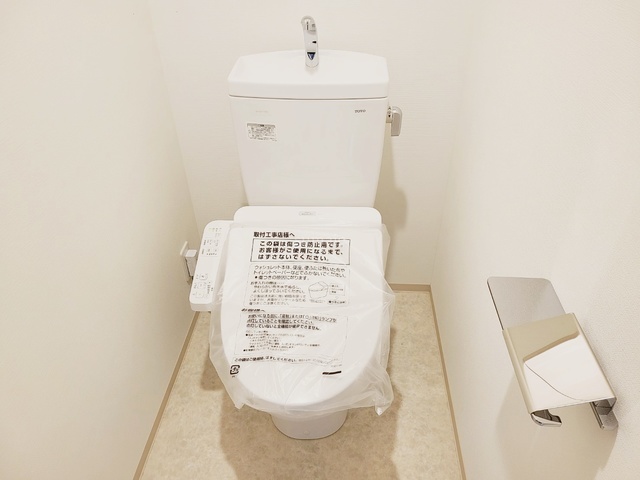 トイレ　温水洗浄機能付きトイレです