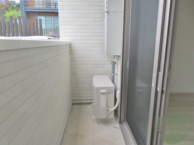 バルコニー　気分転換を図るにはこちらのバルコニーを。風を浴びよう！