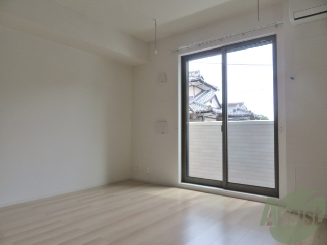 居室・リビング　９．１帖の洋室です。家具配置等イメージを掴んでください。