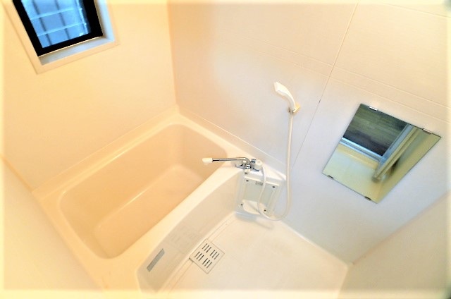 バス・シャワールーム　※他号室の写真です
