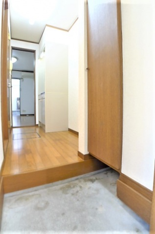 玄関　※他号室の写真です