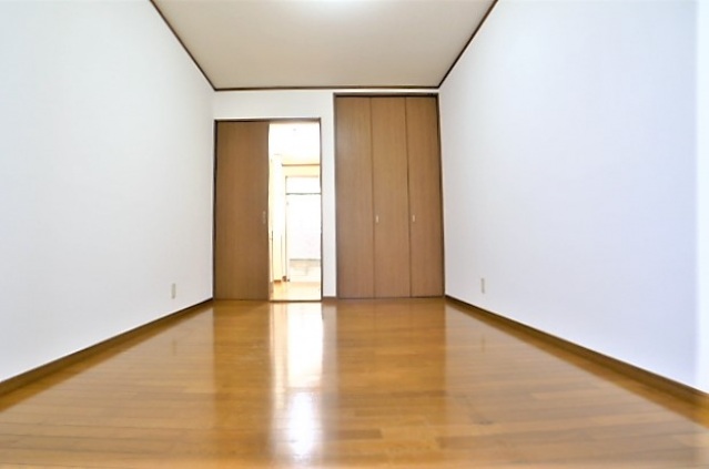 居室・リビング　※他号室の写真です