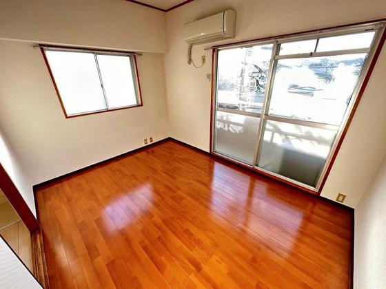 居室・リビング　※別部屋の写真です