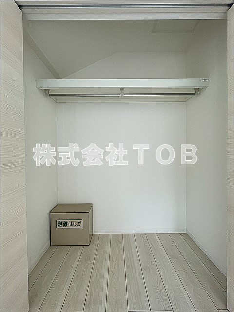 収納　2F　洋室5.8帖　収納