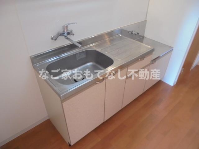 キッチン　※写真は別号室