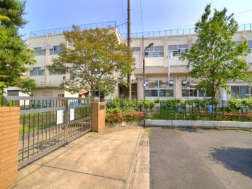 中学校　足立区立青井中学校（中学校）まで796m