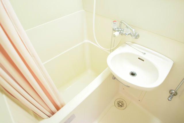 バス・シャワールーム　203参照