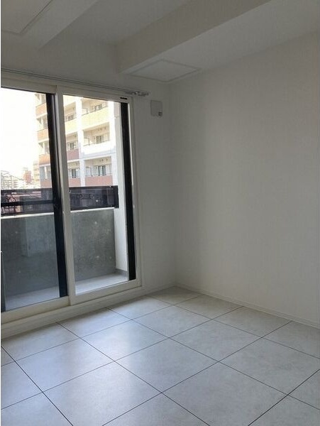 居室・リビング　朝の身支度に便利な洗面台です♪